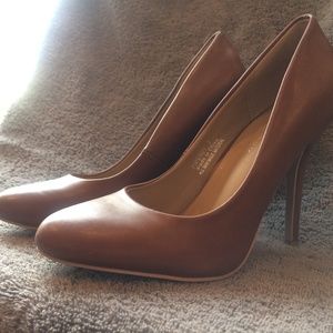 Riverberry Brown Pump